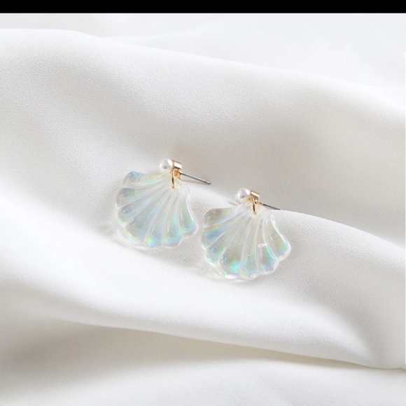 Jewelry - SeaShell pearlescent earrings  Last Pair